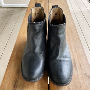 Women’s Black Leather Carly Chelsea Frye Boots — Size 7